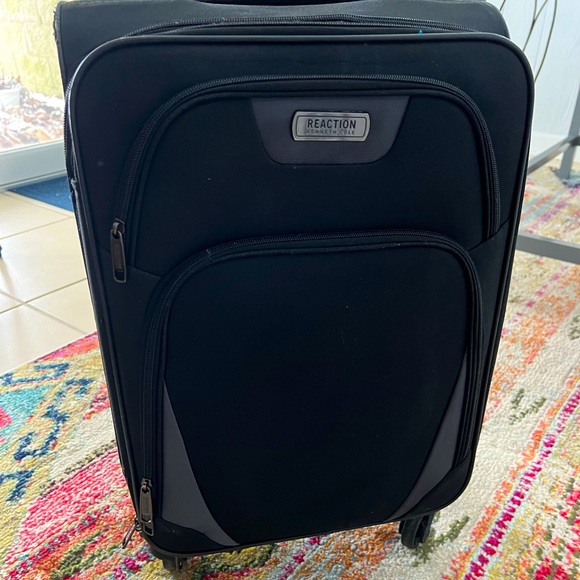 Carry on luggage - Picture 1 of 2